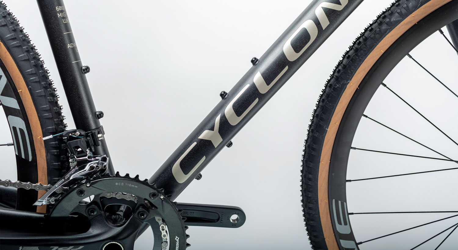 Фотография Велосипед Cyclone GSX 28" размер L рама 56 см 2022 Черный 2