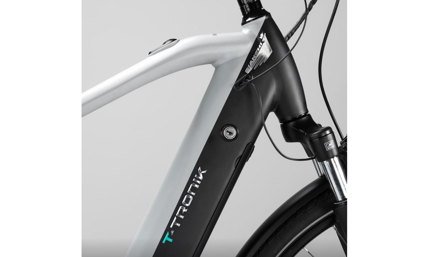 Велосипед BIANCHI E-bike T-Tronik T Sunrace 9s E6100 Disc Green/Dark Graphite/Matt 51 5