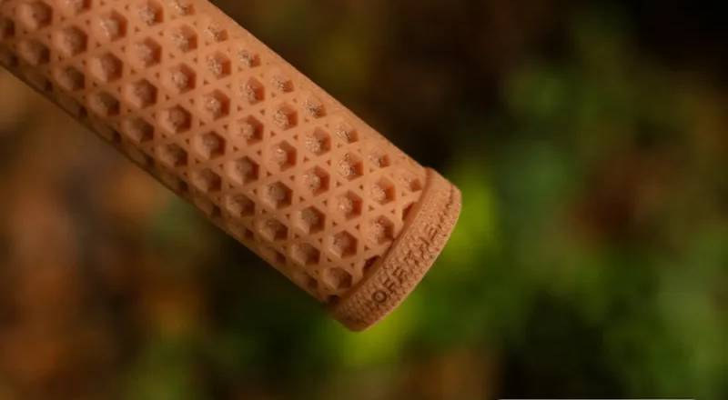 Грипсы ODI Vans v2.1 Lock-On MTB Closed End Gum/White Cheker 3 Грипсы ODI Vans v2.1 Lock-On MTB Closed End Gum/White Cheker 3