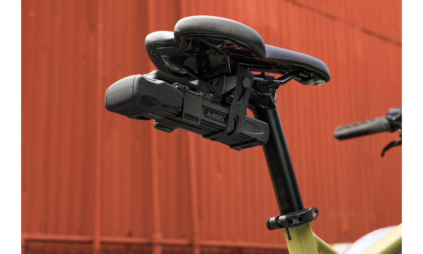 Замок сегментний ABUS 6000K/90 Bordo чорний + кріплення під сідло SF 6