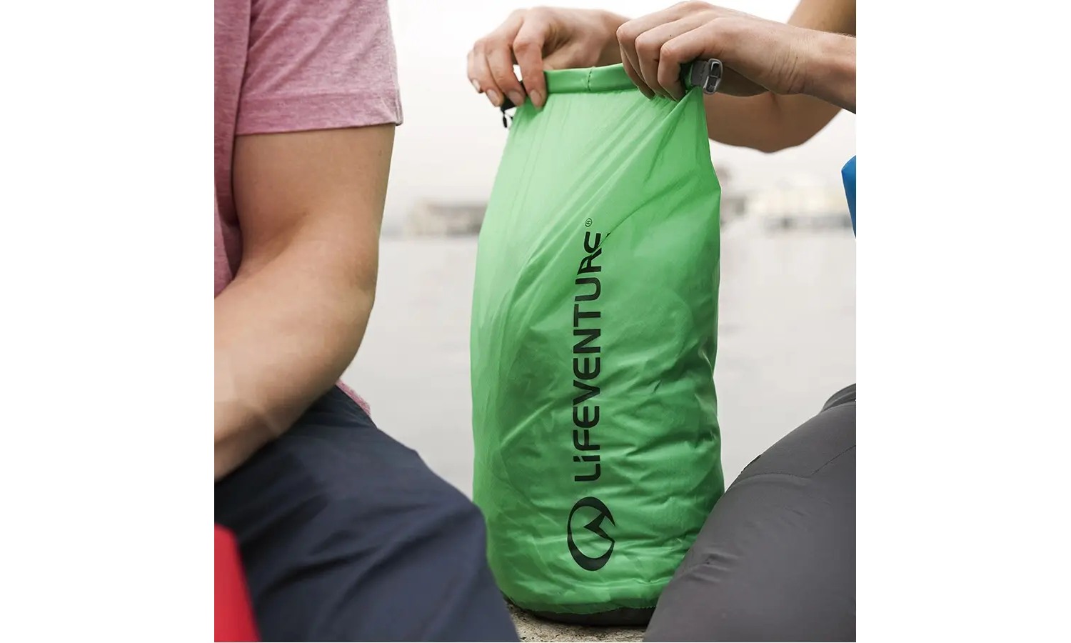 Фотография Гермочехол Lifeventure Ultralight Dry Bag green 10 2