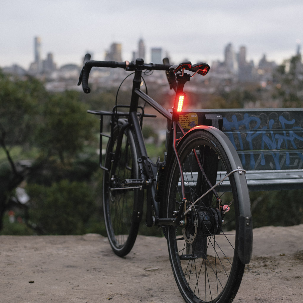Мигалка задня Knog Blinder Mob V Kid Grid 44 люм. 2