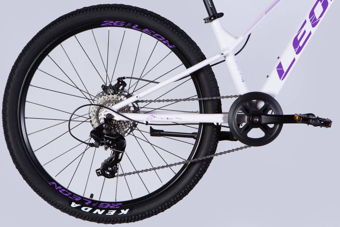 Велосипед Leon SUPER JUNIOR DD CS 26", размер XS, рама 13", 2025, белый с сиреневым 2