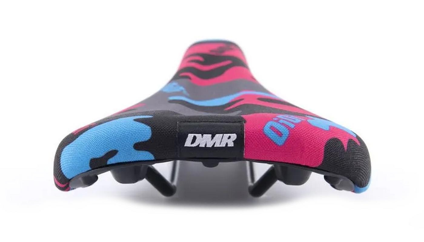 Фотография Седло DMR Oi-Oi Miami Camo Grey / Blue Pink 3