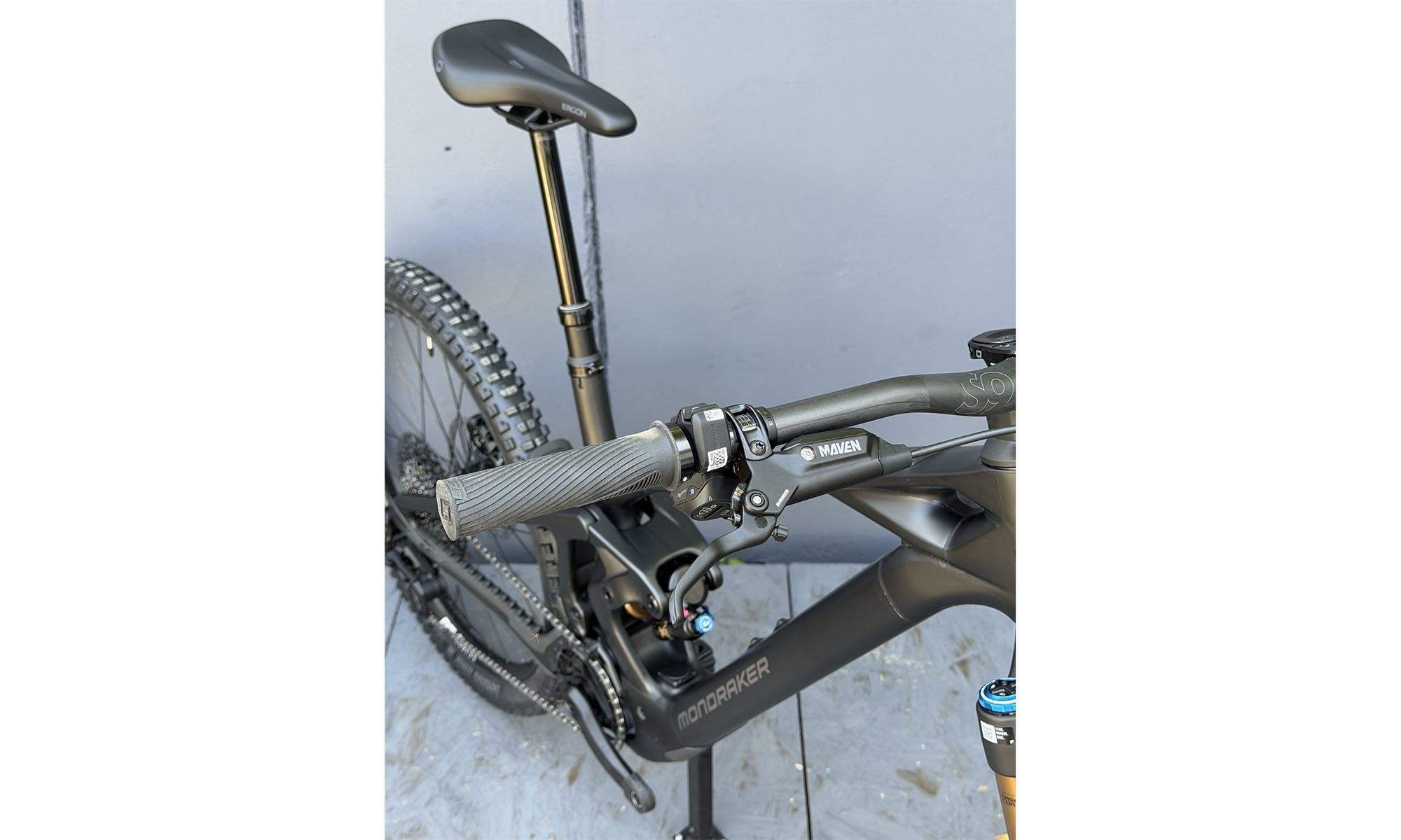 Электровелосипед MONDRAKER ZENDIT RR S, Carbon, Mullet 29/27.5'', размер M/L, рама 43.5, DJI Avinox M2S 800Wh, год 2026, Серый 3 Электровелосипед MONDRAKER ZENDIT RR S, Carbon, Mullet 29/27.5'', размер M/L, рама 43.5, DJI Avinox M2S 800Wh, год 2026, Серый 3
