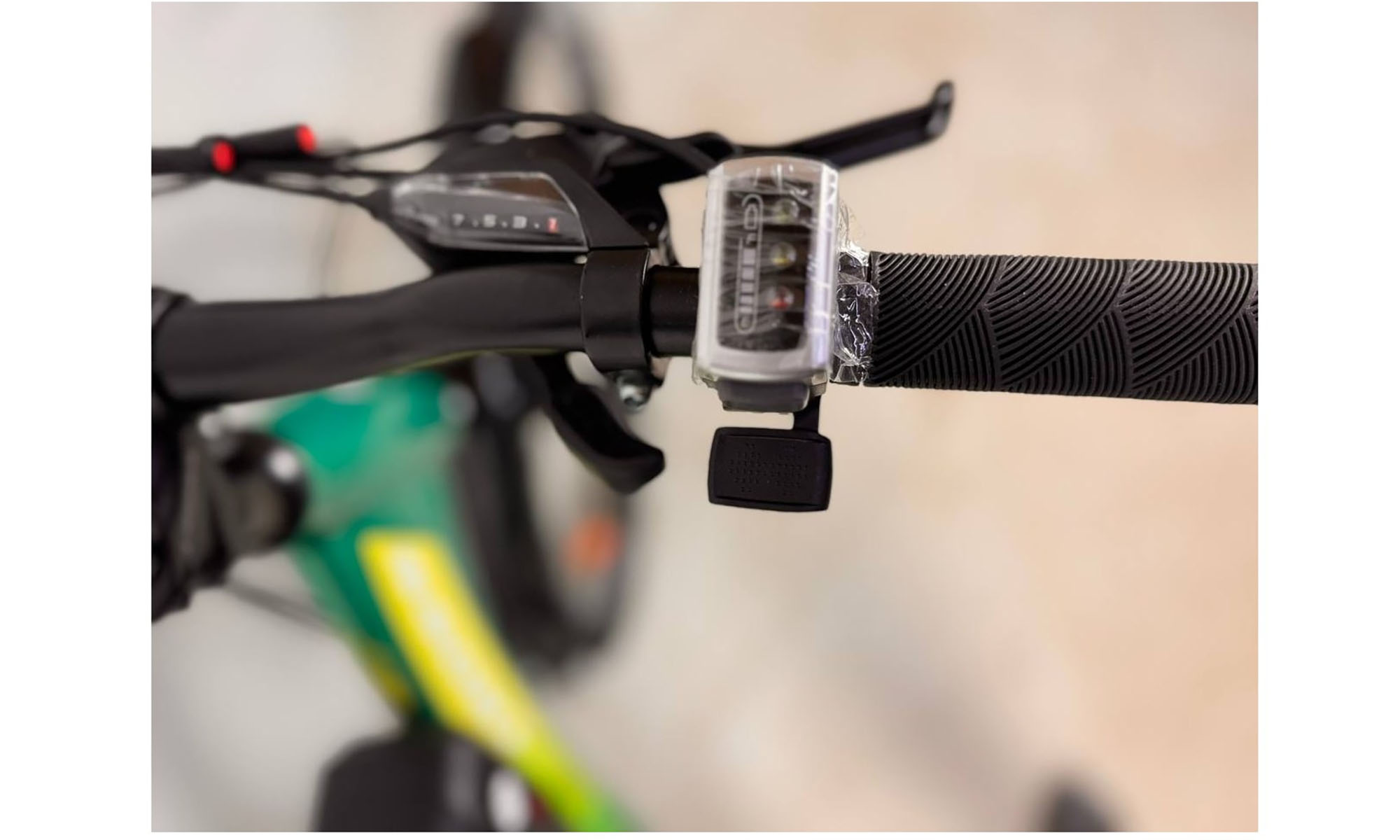 Електровелосипед Cross Elite 26", розмір M, рама 17", 2025, Зелений 500W 48V 10Ah 3