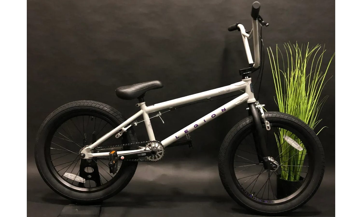 Велосипед Mongoose Legion L100 20" рама 21,00" серый 9 Велосипед Mongoose Legion L100 20" рама 21,00" серый 9