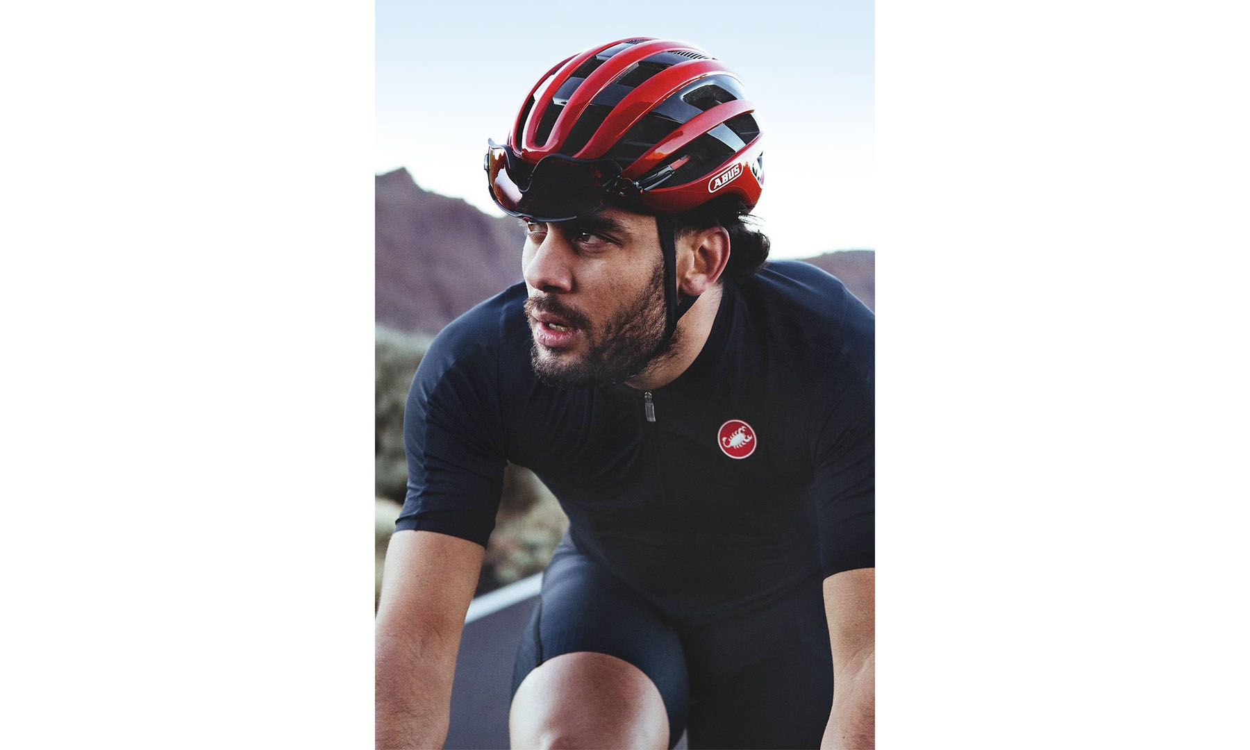 Велошолом спортивний ABUS AIRBREAKER Чорний червоний, розмір M (52-58 см) 4 Велошолом спортивний ABUS AIRBREAKER Чорний червоний, розмір M (52-58 см) 4