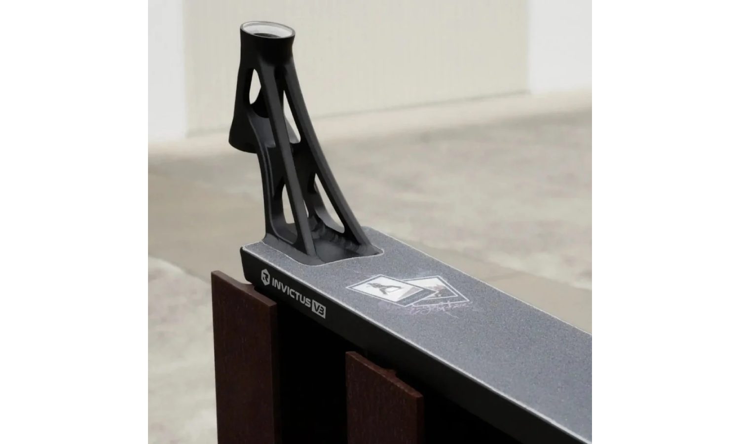 Наждак Root Industries Emily Signature 6.5"x23" 2