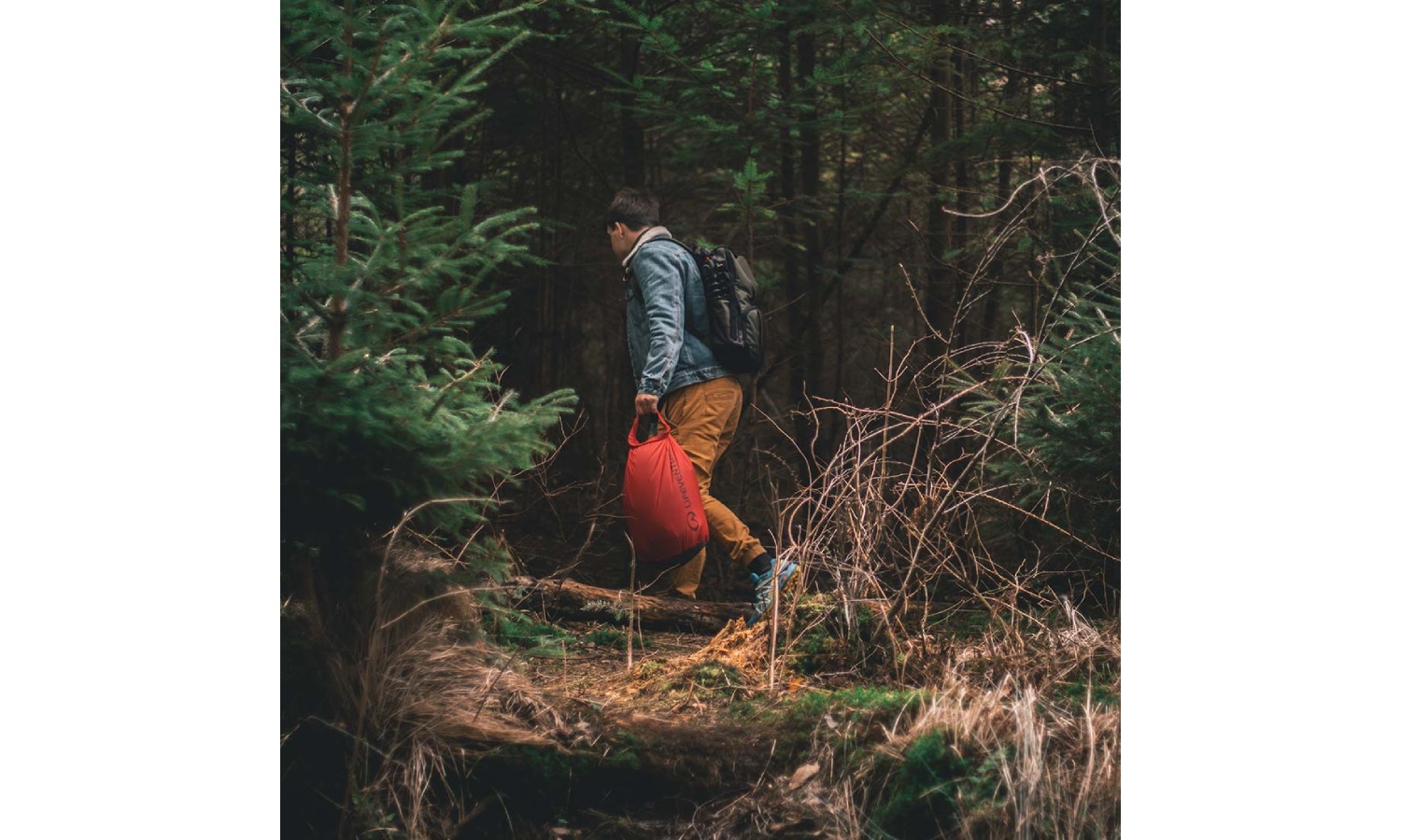 Гермочехол Lifeventure Ultralight Dry Bag red 25 4