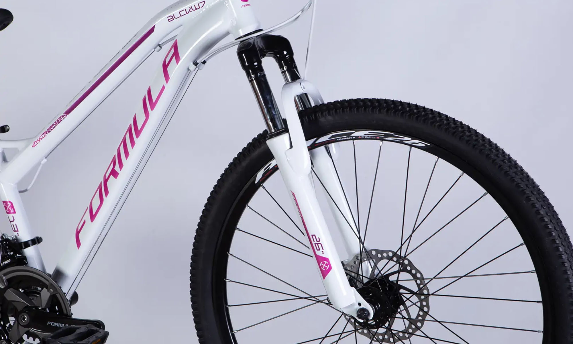 Велосипед Formula BLACKWOOD DD FR, 26", размер XS, рама 13", год 2026, бело-розовый 5