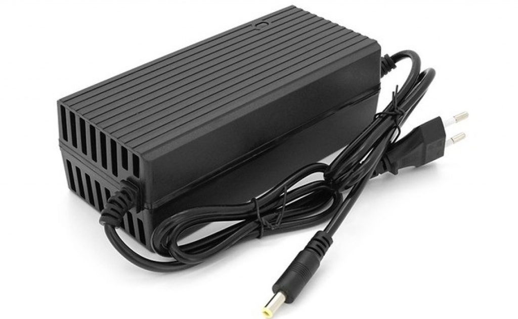 Зарядное устройство для CHAR GP-42V 3A штекер 2.5DC черный 