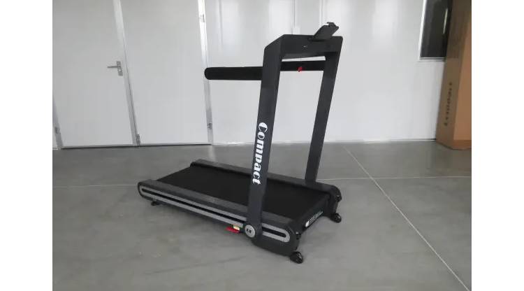 Фотография Беговая дорожка Generation Fitness Compact iConsole 7