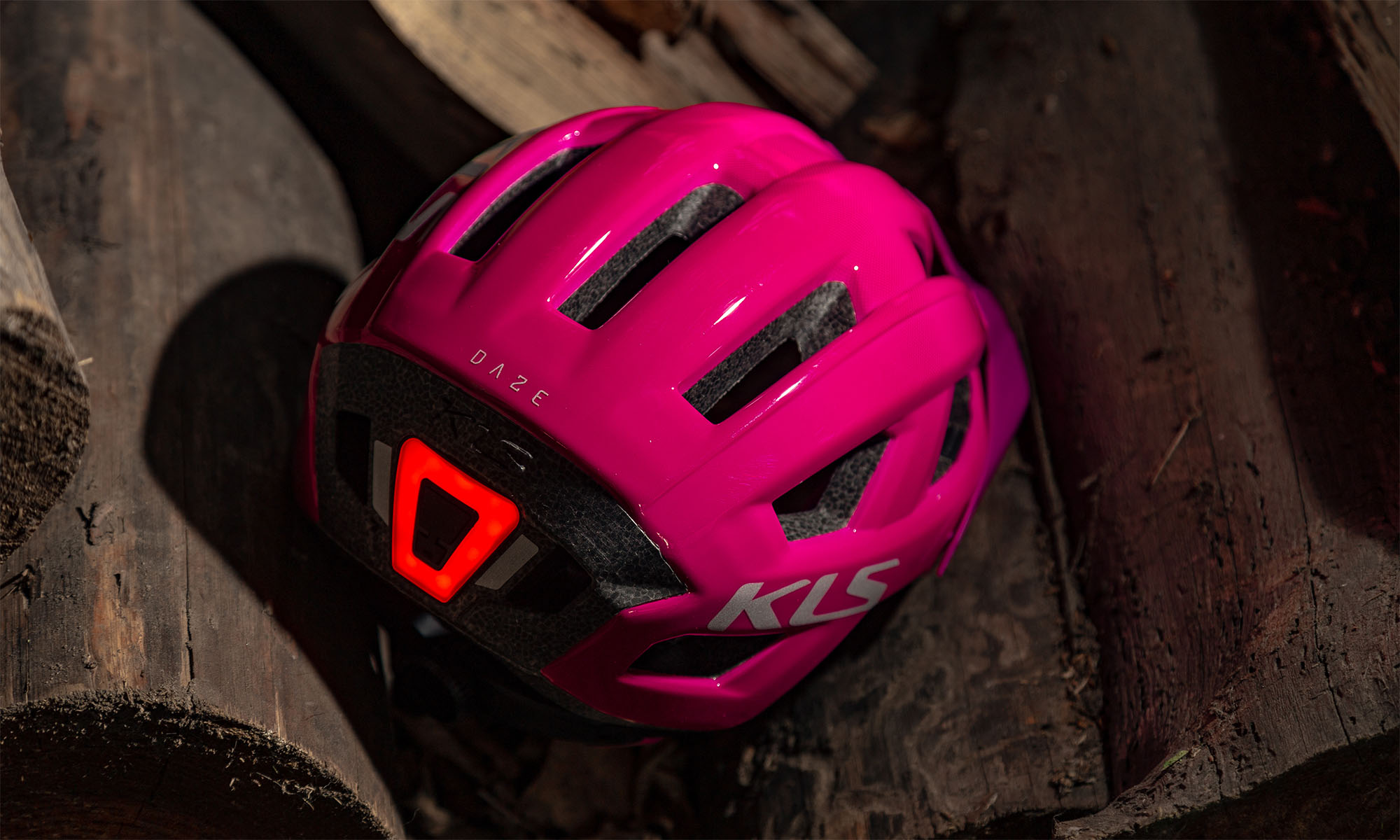 Шлем с мигалкой KLS Daze Lumio S/M (52-55 см), со встроенным фонарем (USB Type-C), розовый 2