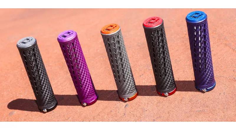 Гріпси ODI CF Grip v2.1 Lock-On Pearl Blk/Red w/MtRedClamp 2
