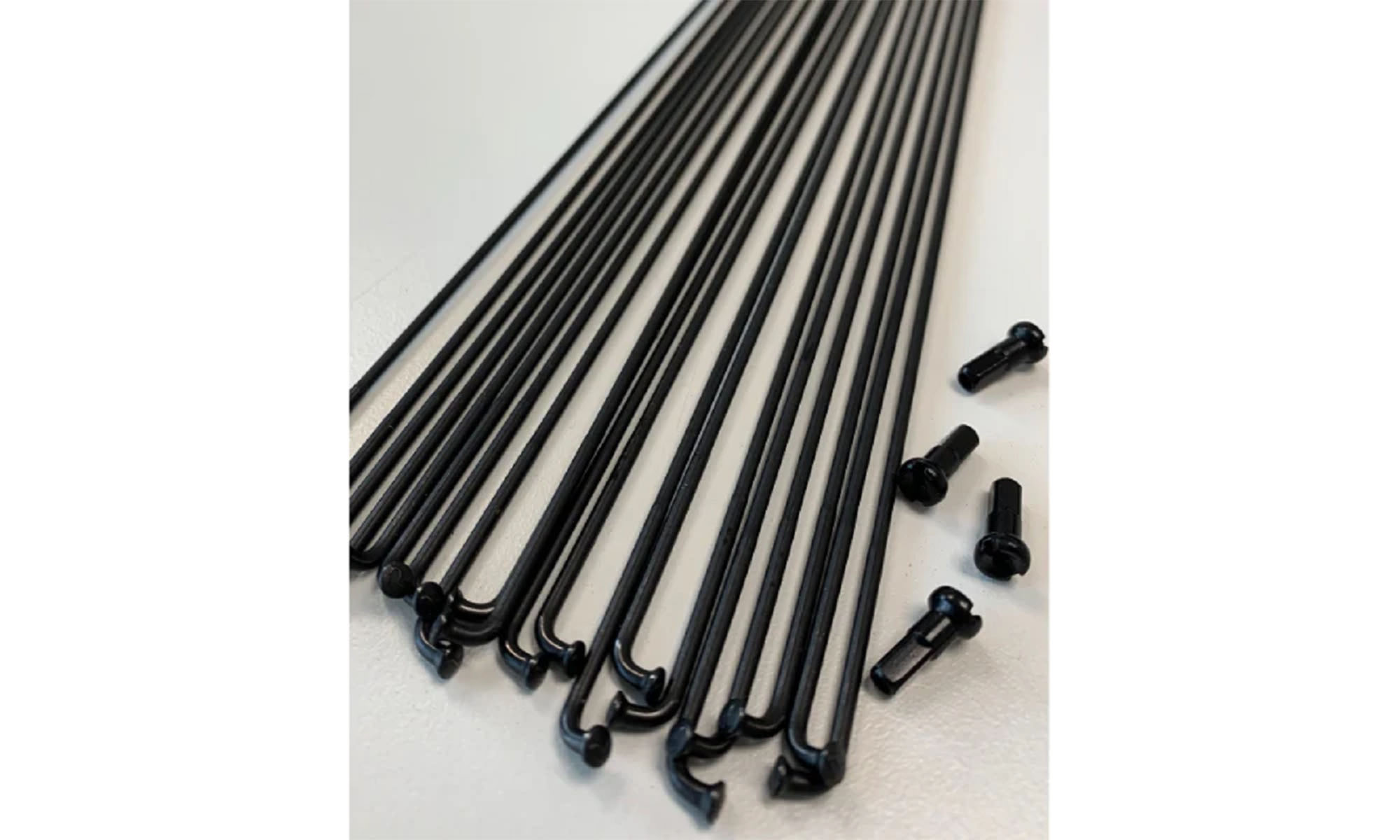 Комплект спиц c ниппелями SPANK 359 27.5" J-Hook 2.2/1.8/2.0, 34 шт (273мм 17шт; 270мм 17 шт), черные Комплект спиц c ниппелями SPANK 359 27.5" J-Hook 2.2/1.8/2.0, 34 шт (273мм 17шт; 270мм 17 шт), черные