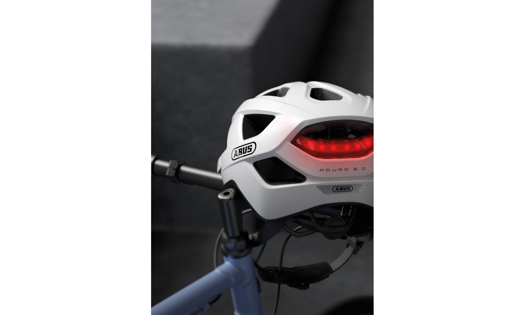 Велошлем ABUS ADURO 3.0 polar white размер L (58-62 см), белый 4