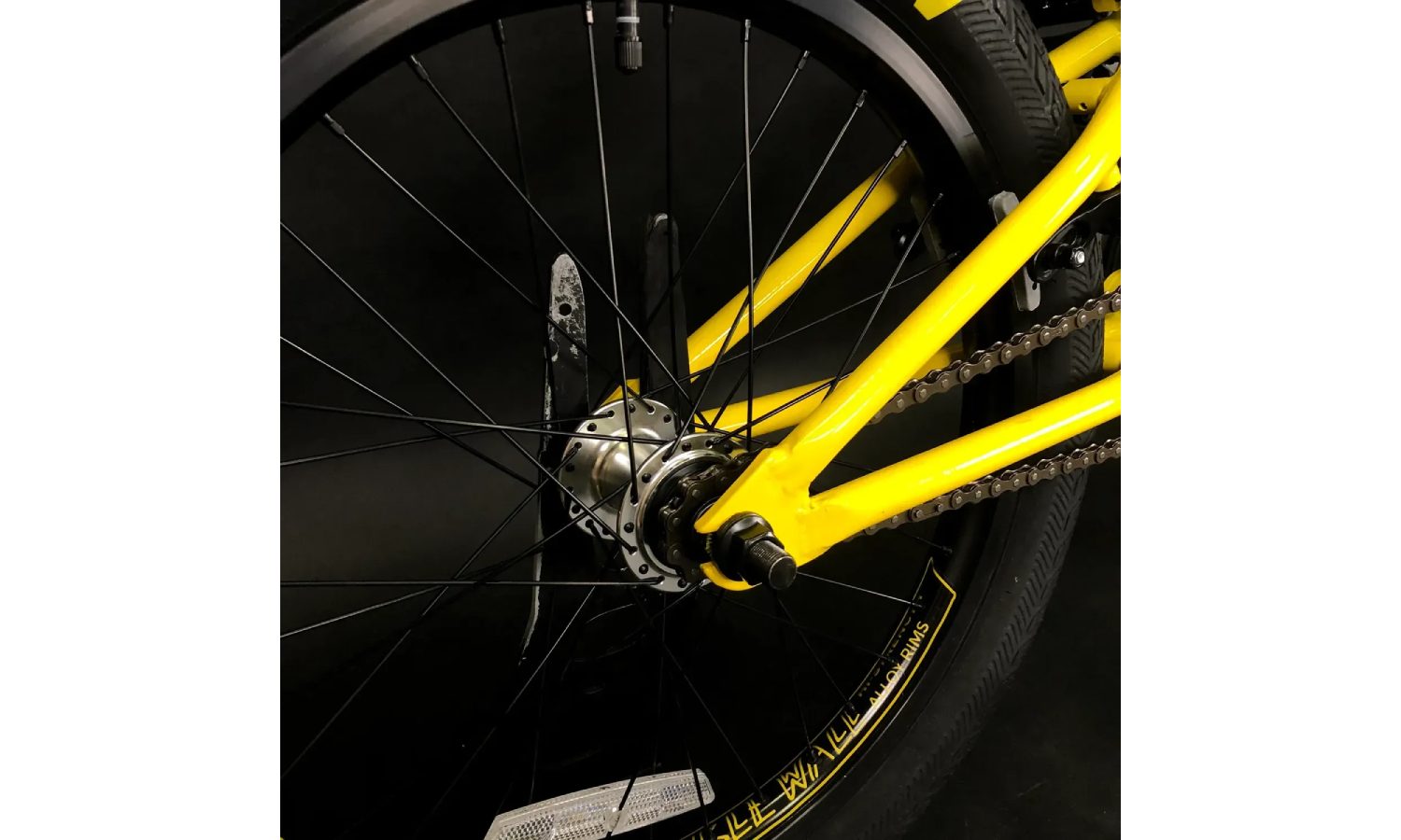 Велосипед Eastern BMX Orbit 20" рама 20,25" желтый 2