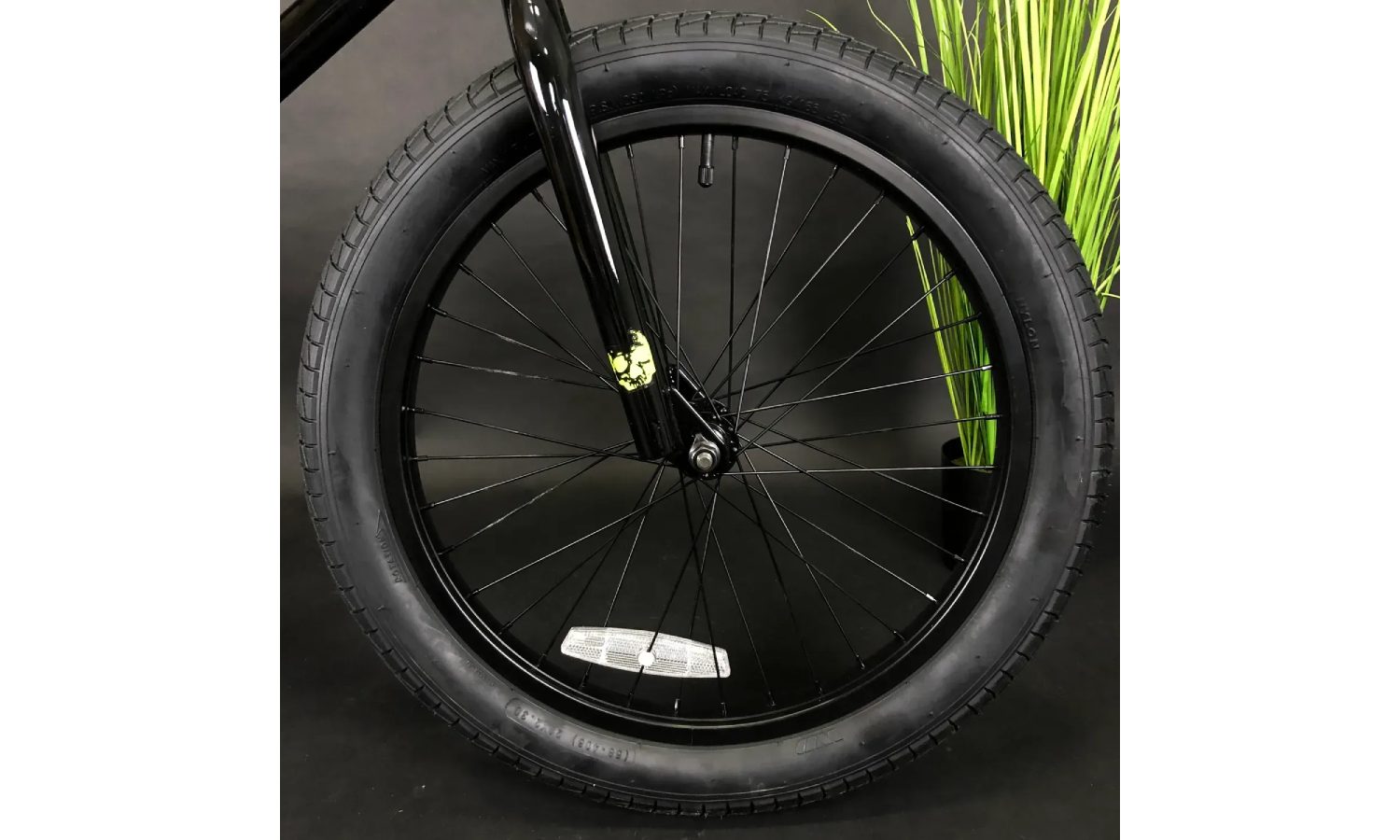 Велосипед Outleap BMX Clash 20" рама 20,00" черный 2 Велосипед Outleap BMX Clash 20" рама 20,00" черный 2