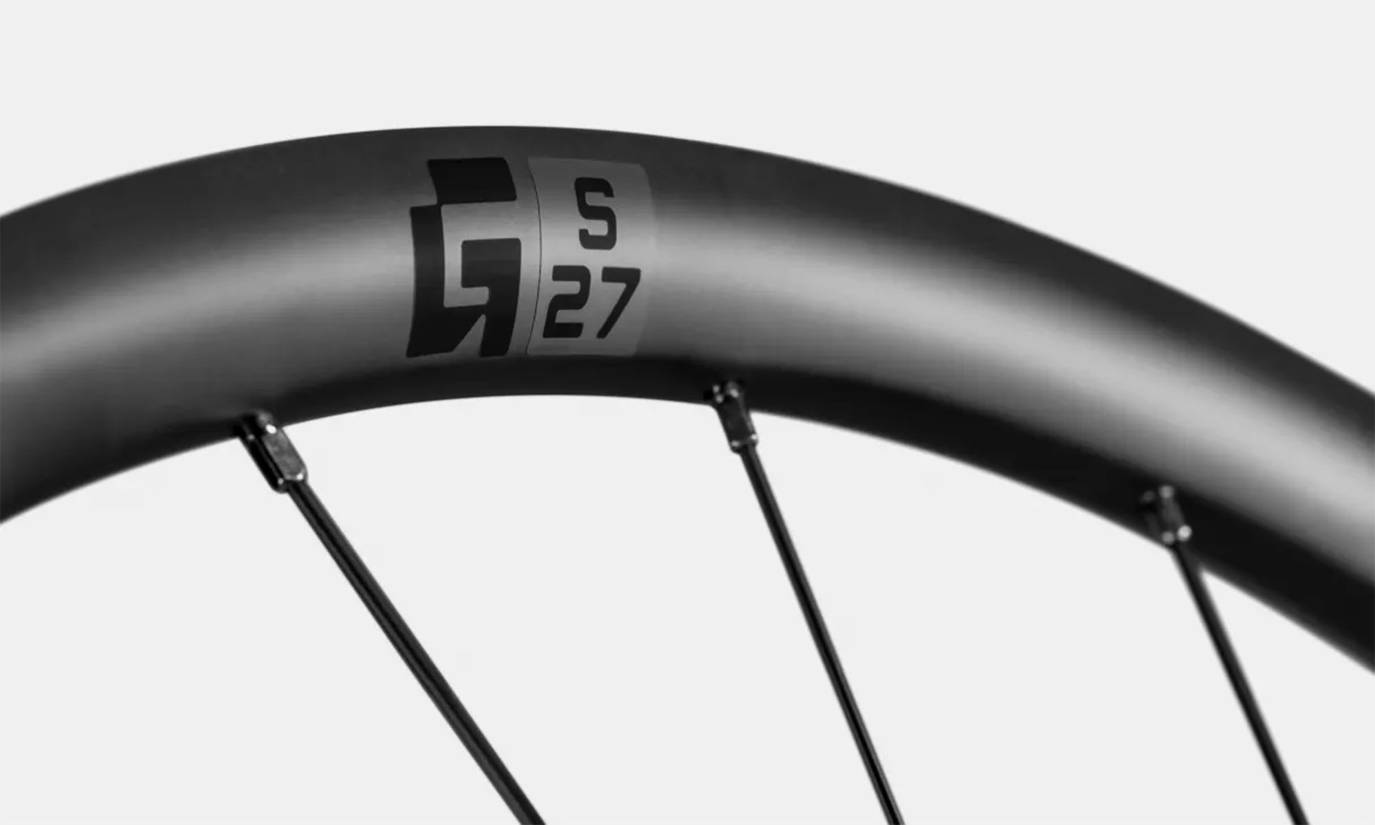 Колесо заднее 700C Cannondale Gravel HollowGram G-S 27,  карбоновый обод, втулка 142x12mm, Shimano, CenterLock 2