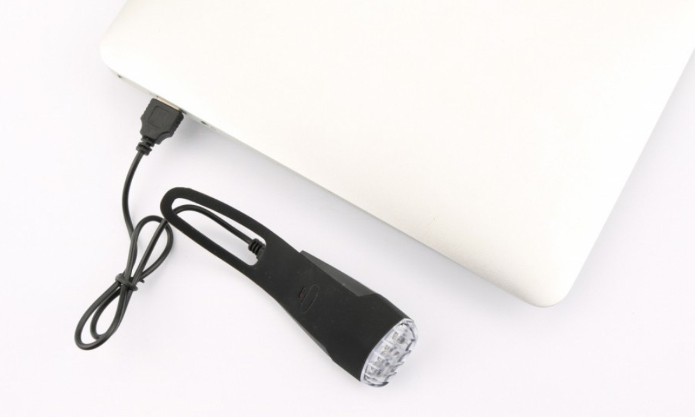 Фотографія Ліхтар-мигалка передня BC-FL1530, 4 світлодіода живлення Li-on 220 мАг USB, чорний 2
