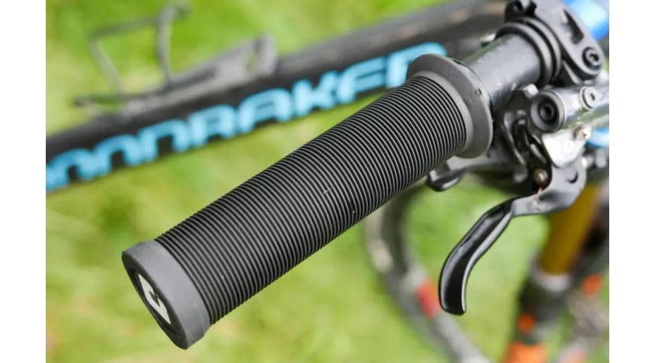 Грипсы ODI Longneck v 2.1 Lock - on черные с черными замками 5 Грипсы ODI Longneck v 2.1 Lock - on черные с черными замками 5