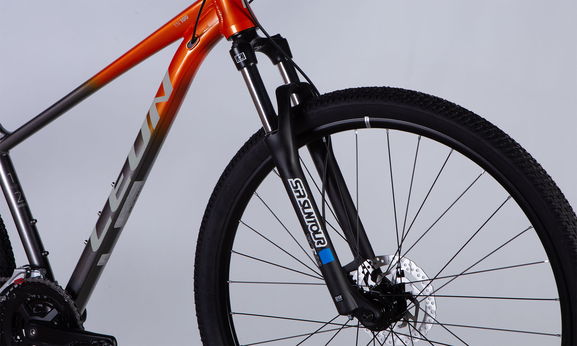 Велосипед Leon TN 100 HDD 29", размер M, рама 17", год 2025, оранжево-серебристый 6 Велосипед Leon TN 100 HDD 29", размер M, рама 17", год 2025, оранжево-серебристый 6