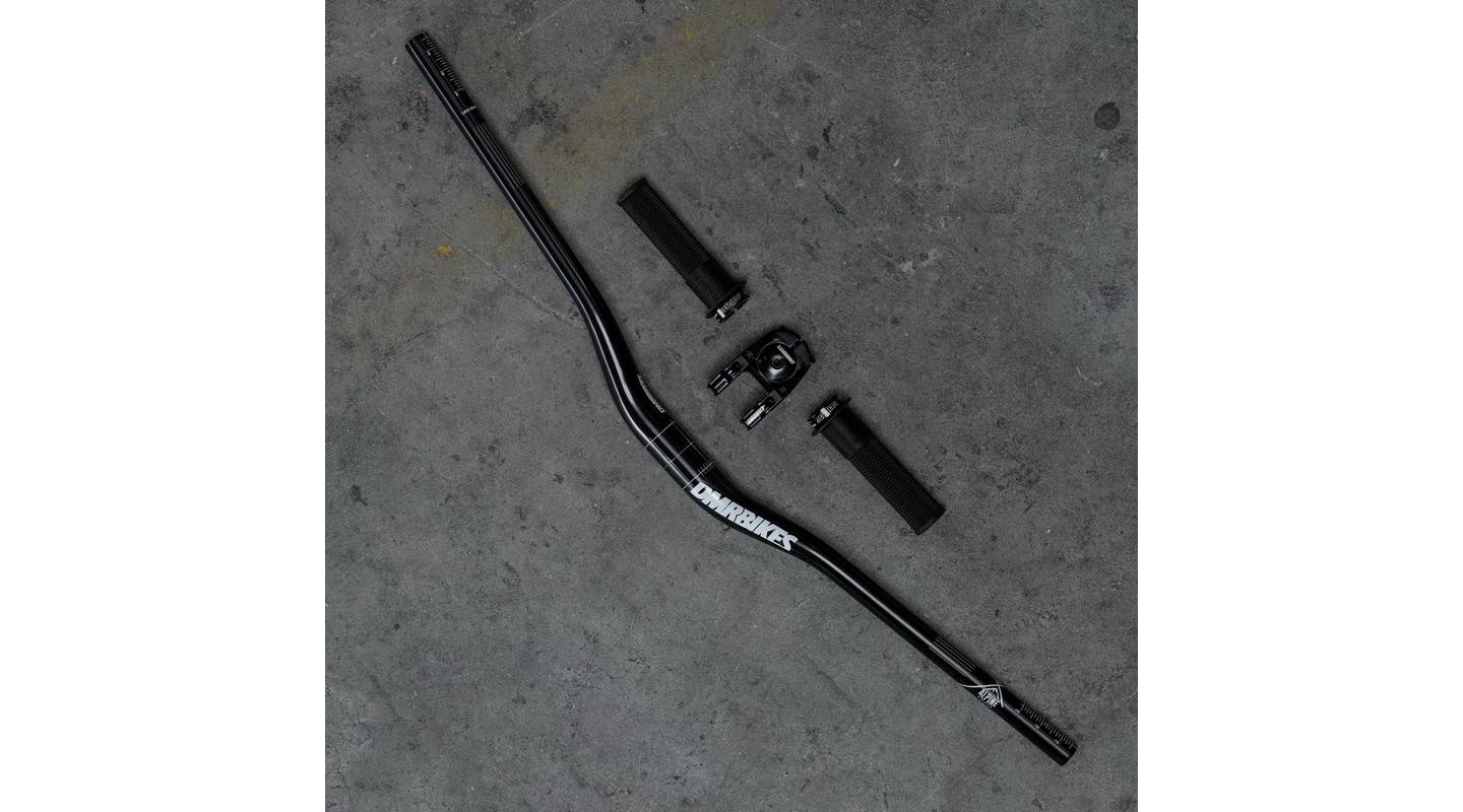 Руль DMR Wingbar MK 4 31,8 35 мм подьем 780 мм ширина 19 Руль DMR Wingbar MK 4 31,8 35 мм подьем 780 мм ширина 19