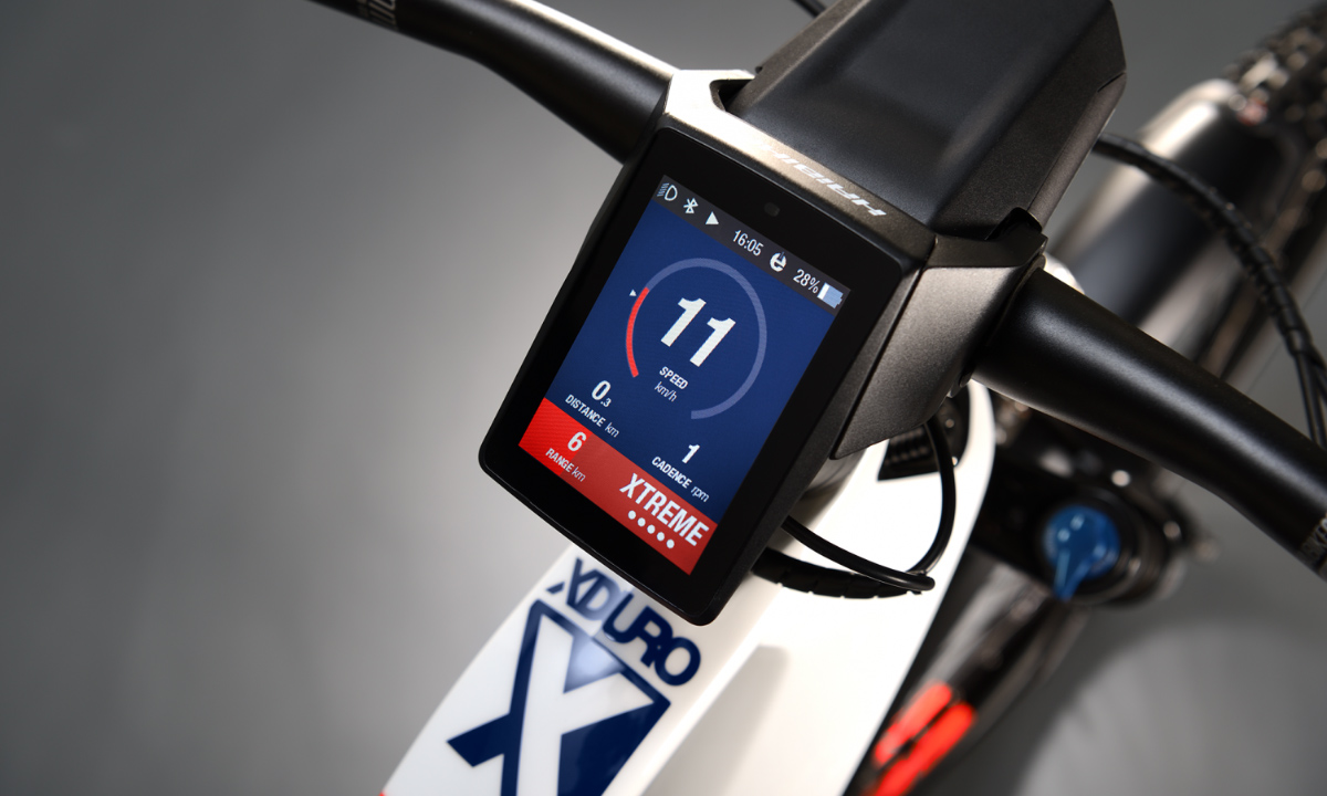 Электровелосипед Haibike XDURO AllMtn 5.0 Carbon FLYON 27,5"/29" (2020) 2020, размер M, бело-синий 5