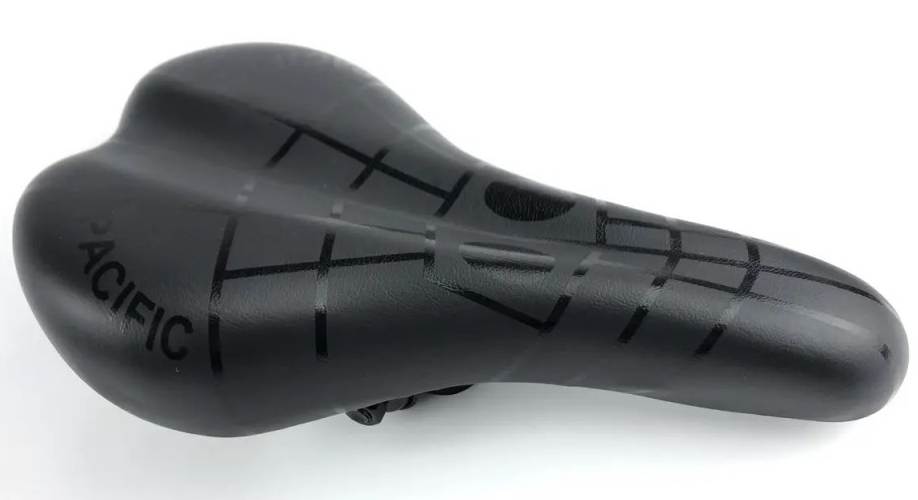 Сідло Baisike 260 х145 чорний Сідло Baisike 260 х145 чорний