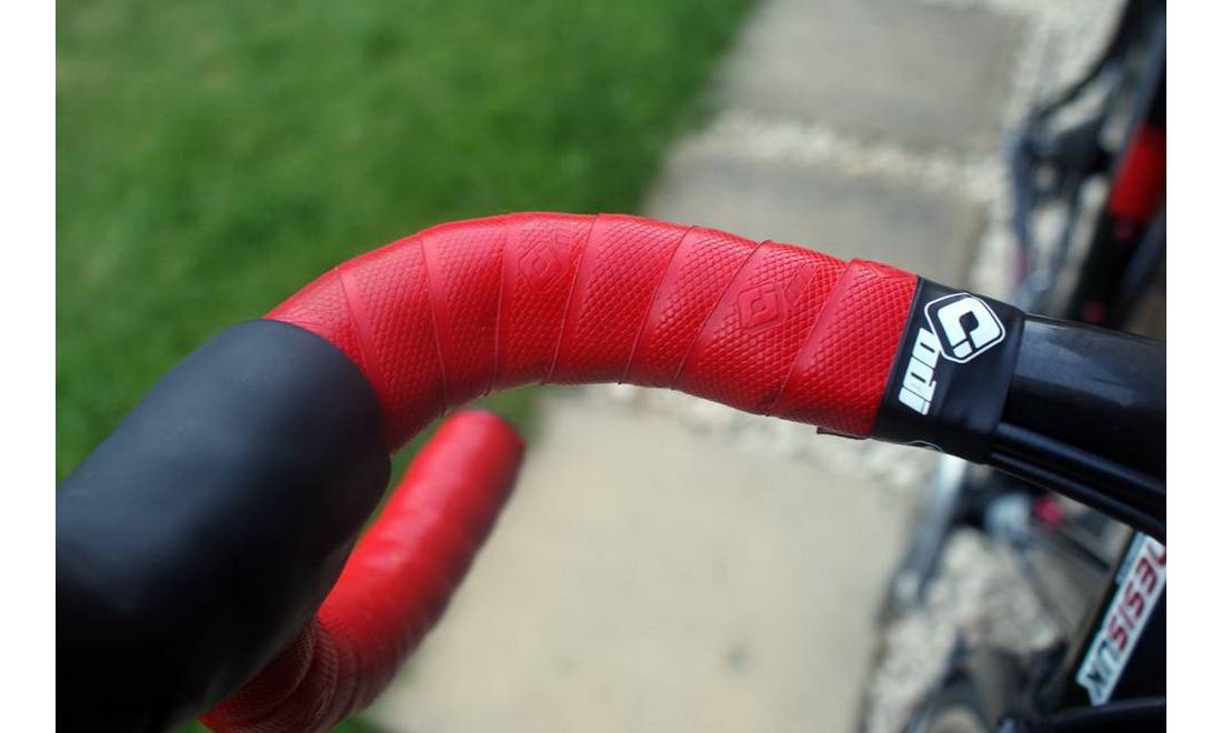 Обмотка руля ODI 2.5 mm Performance Bar Tape - White 4 Обмотка руля ODI 2.5 mm Performance Bar Tape - White 4