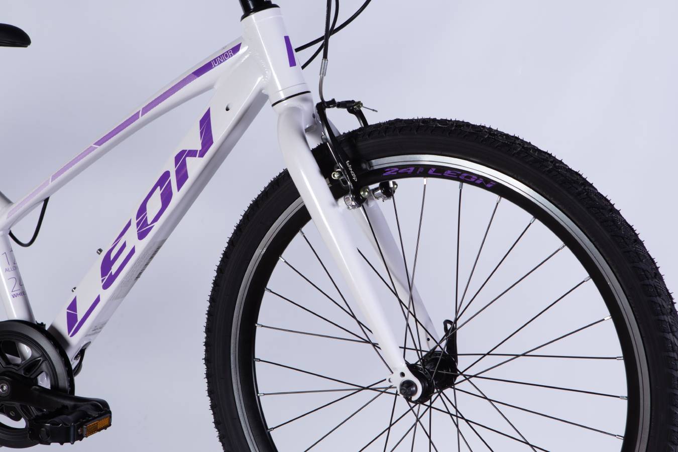 Велосипед Leon JUNIOR Vbr CS 24", размер XXS, рама 12", 2025, белый с сиреневым  6