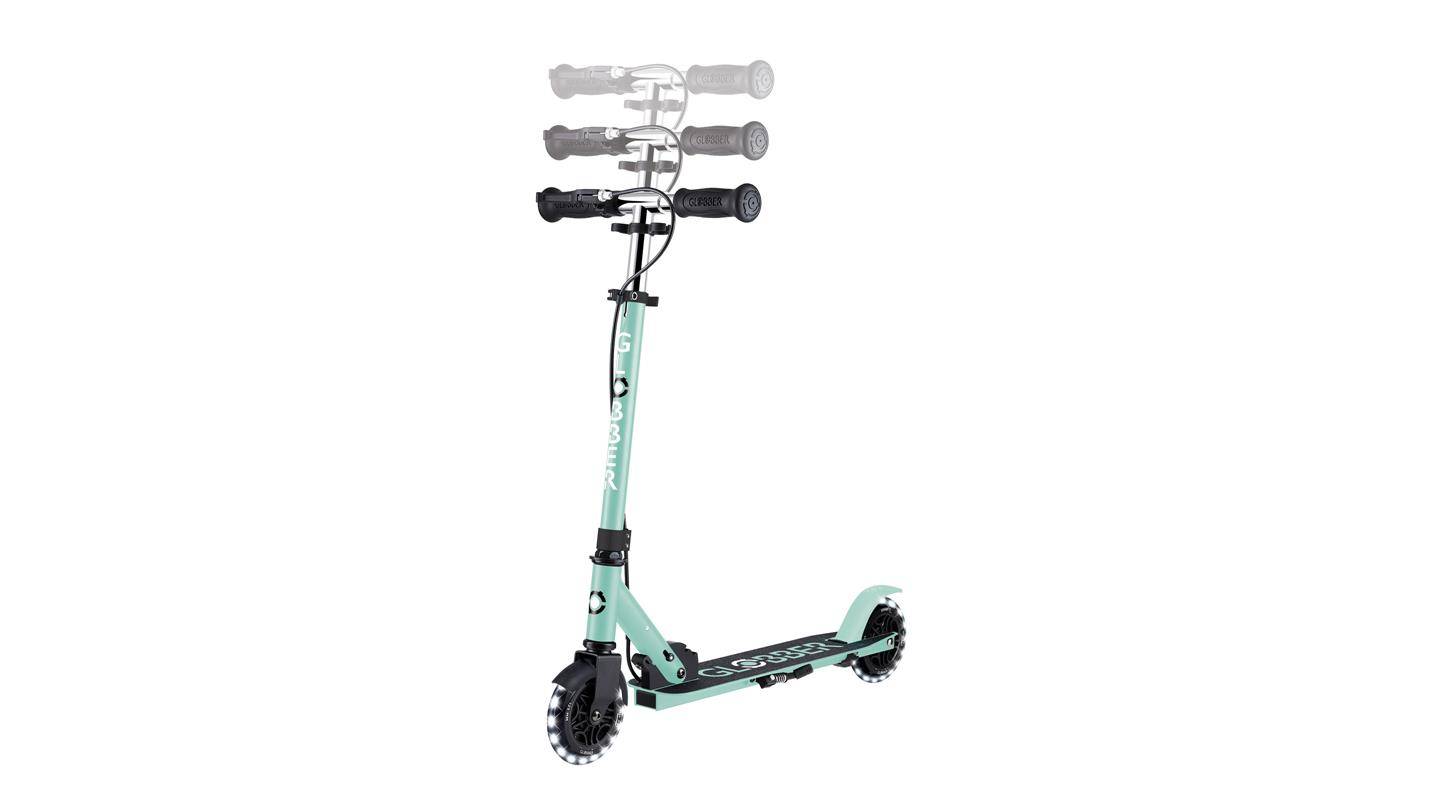 Самокат GLOBBER серії FLOW ELEMENT JUNIOR LIGHTS, м"ятний, колеса з підсвічуванням 3+ 4 Самокат GLOBBER серії FLOW ELEMENT JUNIOR LIGHTS, м"ятний, колеса з підсвічуванням 3+ 4