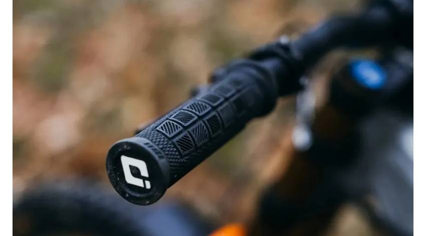 Грипсы ODI Elite Pro V2.1 Lock On черные с черными замками 3