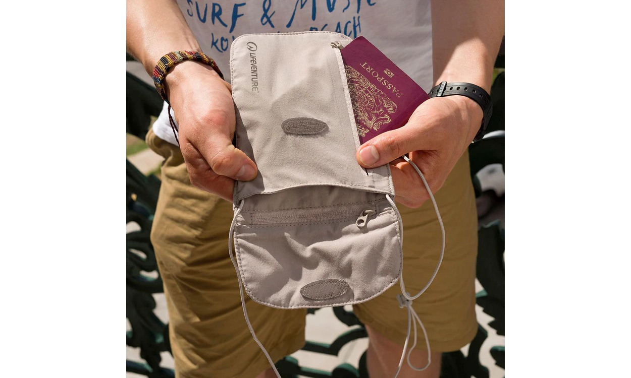 Кошелек на шею Lifeventure RFID Body Wallet Chest fawn 3