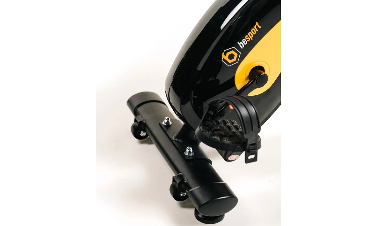 Велотренажер Besport BS-1560 XRAY магнитный черно-желтый 2 Велотренажер Besport BS-1560 XRAY магнитный черно-желтый 2