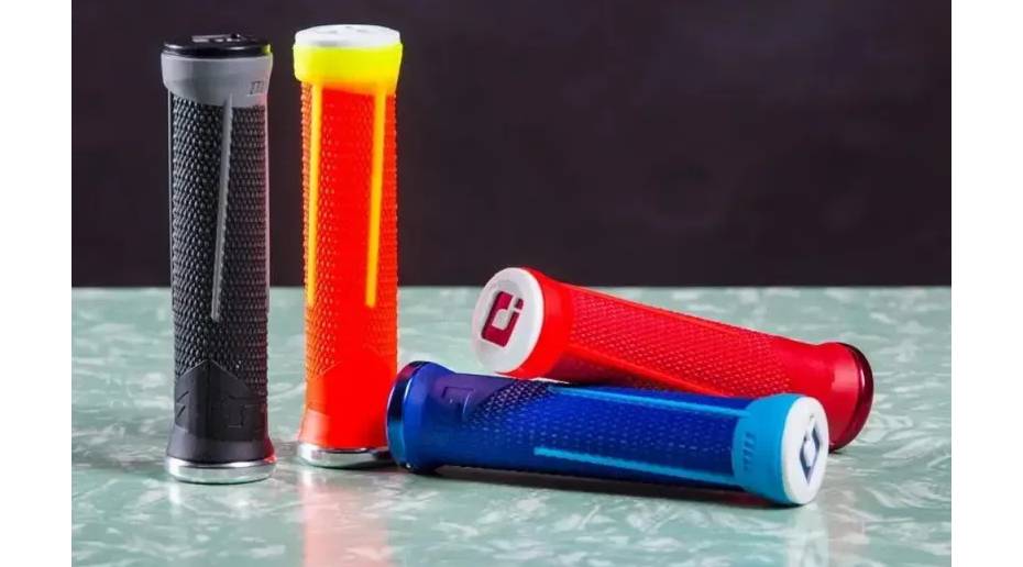 Гріпси ODI AG-1 Signature V2.1 Lock-On сині з синіми замками 4 Гріпси ODI AG-1 Signature V2.1 Lock-On сині з синіми замками 4