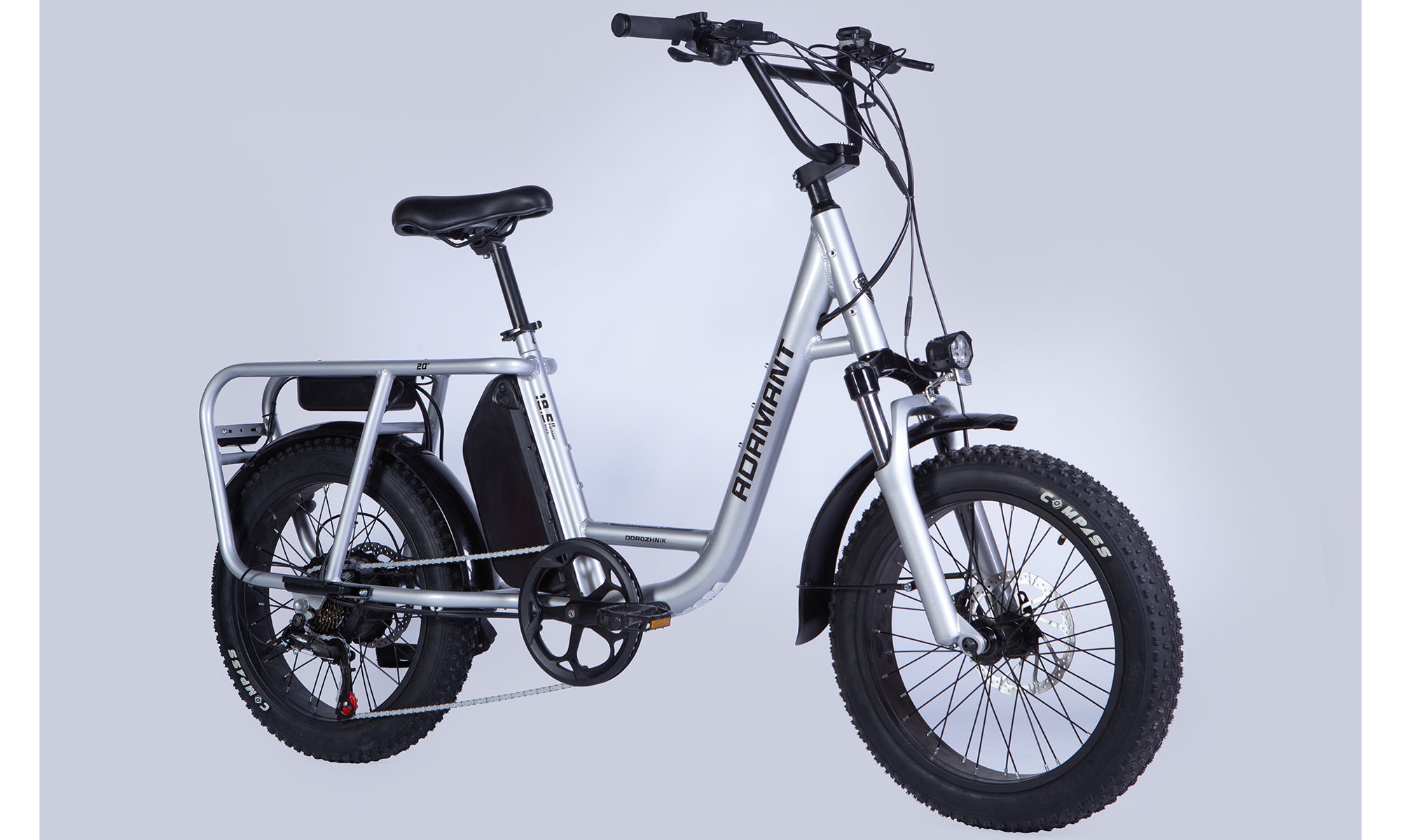 Велосипед с электроприводом Dorozhnik eADAMANT HDD 20", размер M. рама-18,5" 48B 17.5А*г 750Вт, 2025, серебристый, крылья, подножка 2 Велосипед с электроприводом Dorozhnik eADAMANT HDD 20", размер M. рама-18,5" 48B 17.5А*г 750Вт, 2025, серебристый, крылья, подножка 2
