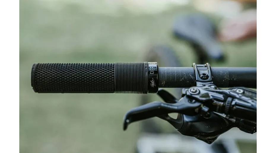 Гріпси DMR Brendog DeathGrip Thick Flangeless Black 7 Гріпси DMR Brendog DeathGrip Thick Flangeless Black 7
