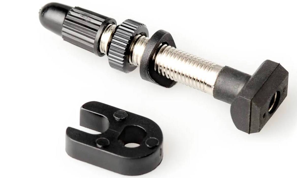Ниппель бескамерный DT Swiss Tubeless Valve R6.5 Asym, длина 32 мм, для асимметричных ободьев, серебристый Ниппель бескамерный DT Swiss Tubeless Valve R6.5 Asym, длина 32 мм, для асимметричных ободьев, серебристый