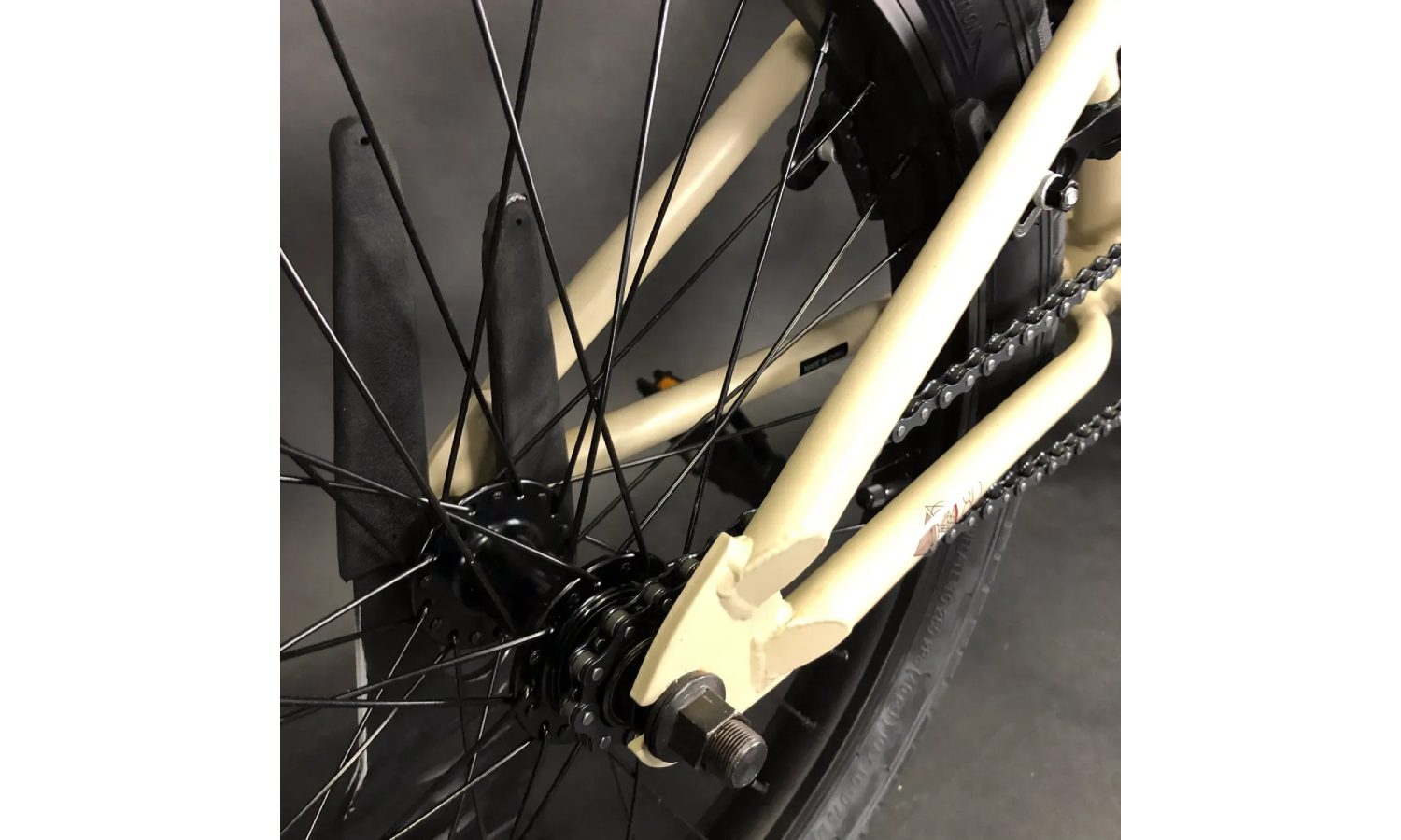 Велосипед Mongoose BMX Legion L80 20" рама 20,75" бежевый 4