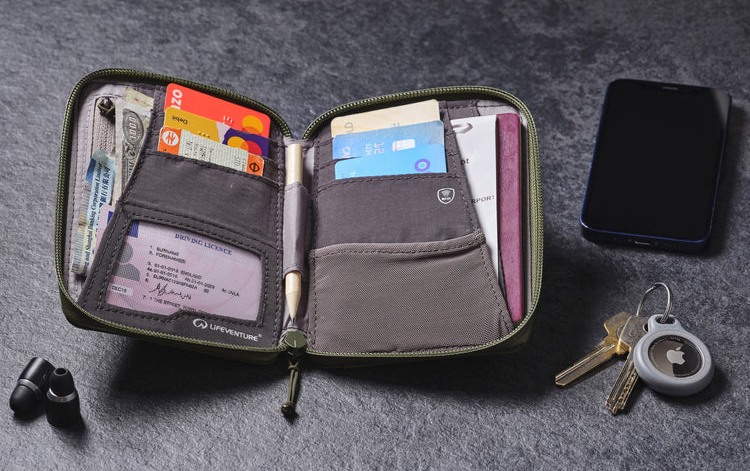 Кошелек Lifeventure Recycled RFID Mini Travel Wallet olive 2