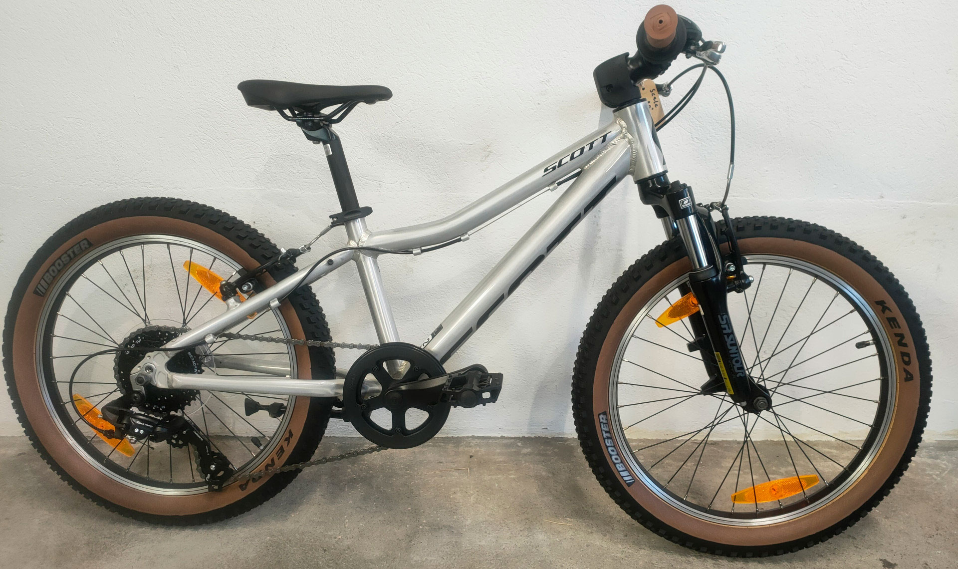 Фотография Велосипед SCOTT Scale 20" Silver (CN) 2