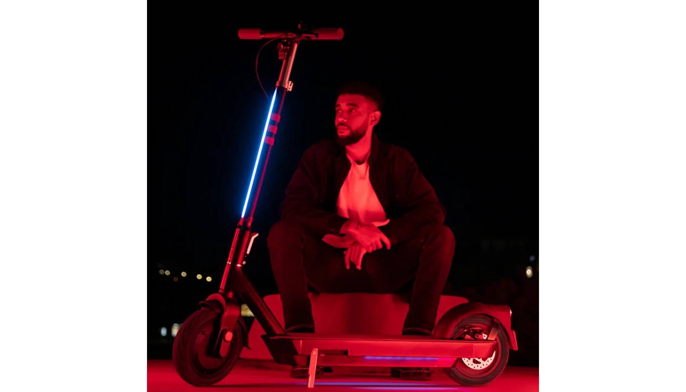 Электросамокат OKAI ES30-NEON PRO 10" 350(700)W, 14,7Ah, NFC, App, черный 2 Электросамокат OKAI ES30-NEON PRO 10" 350(700)W, 14,7Ah, NFC, App, черный 2