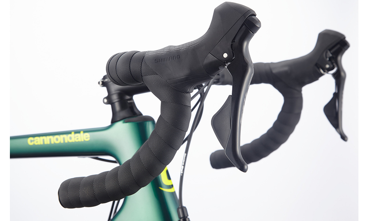 Фотография Велосипед Cannondale SUPERSIX Carbon 105 28" (2021) 2021 Зелено-салатовый 14