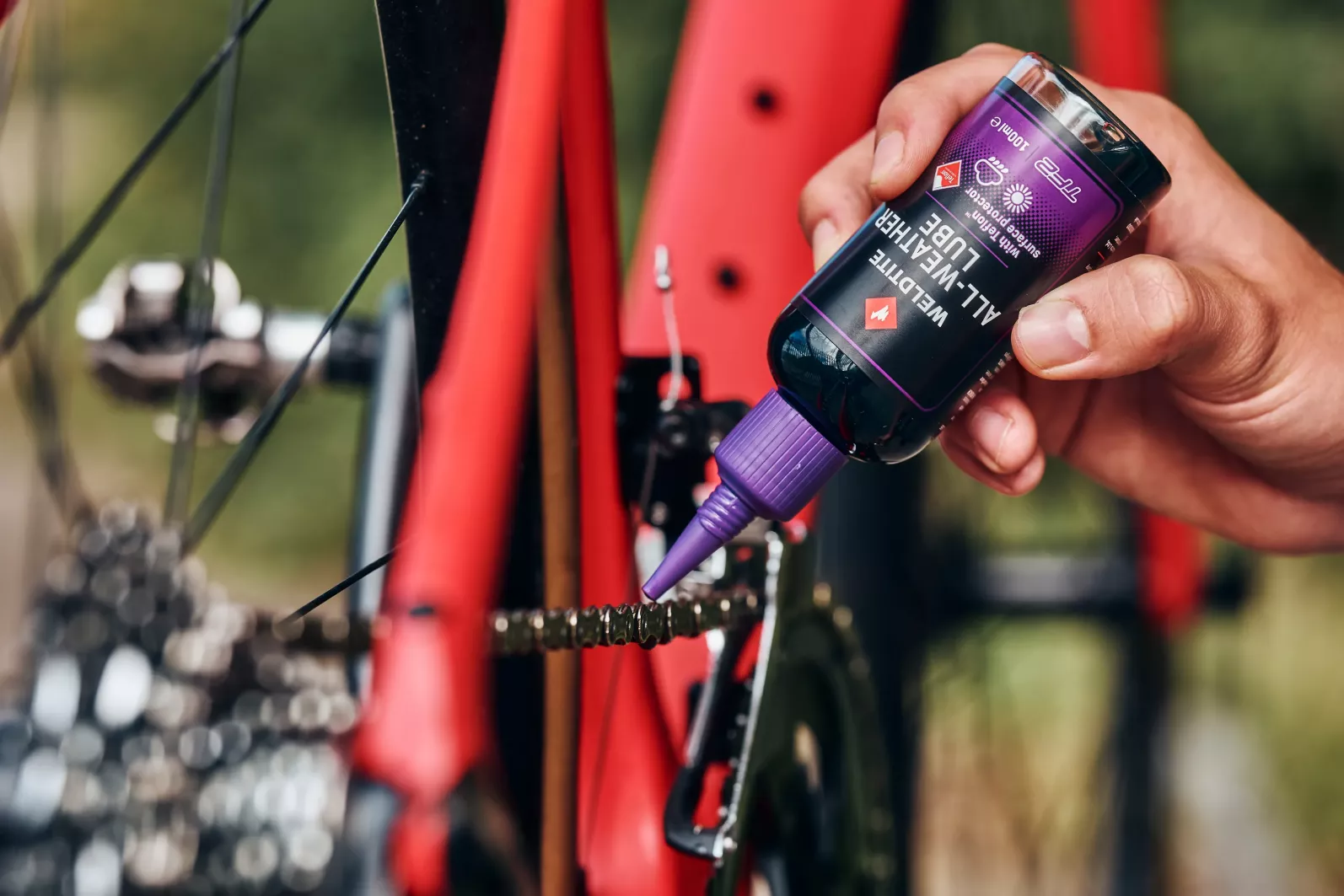 Мастило для ланцюга Weldtite 03047 ALL-WEATHER LUBE with Teflon™, 100мл 2 Мастило для ланцюга Weldtite 03047 ALL-WEATHER LUBE with Teflon™, 100мл 2