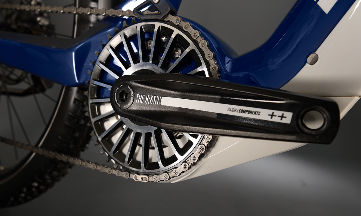 Фотография Электровелосипед Haibike XDURO Adventr 5.0 27,5" (2020) 2020 Бело-синий 3