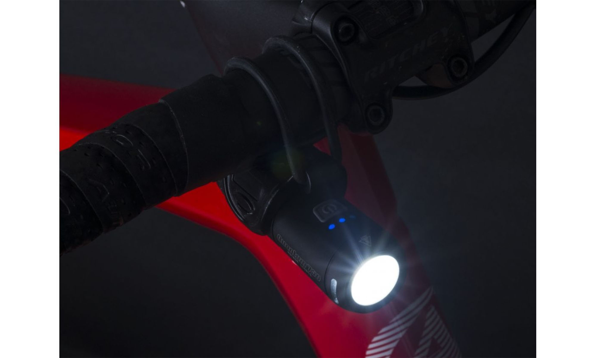 Ліхтар передній Author A-Quantum 750 lm USB L-Run, чорний 3 Ліхтар передній Author A-Quantum 750 lm USB L-Run, чорний 3