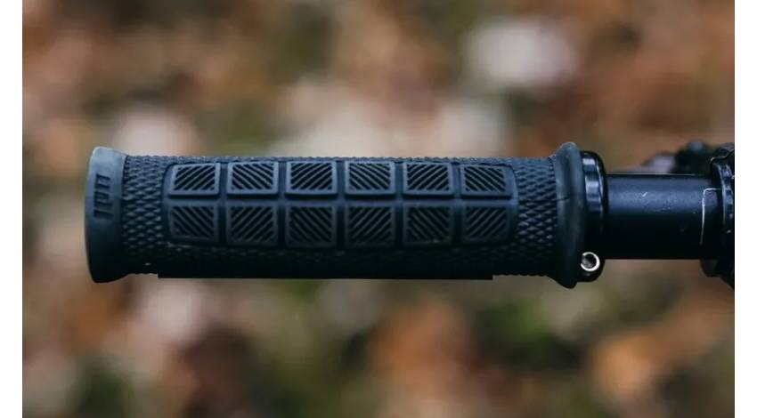 Грипсы ODI Elite Pro V2.1 Lock On черные с черными замками 4