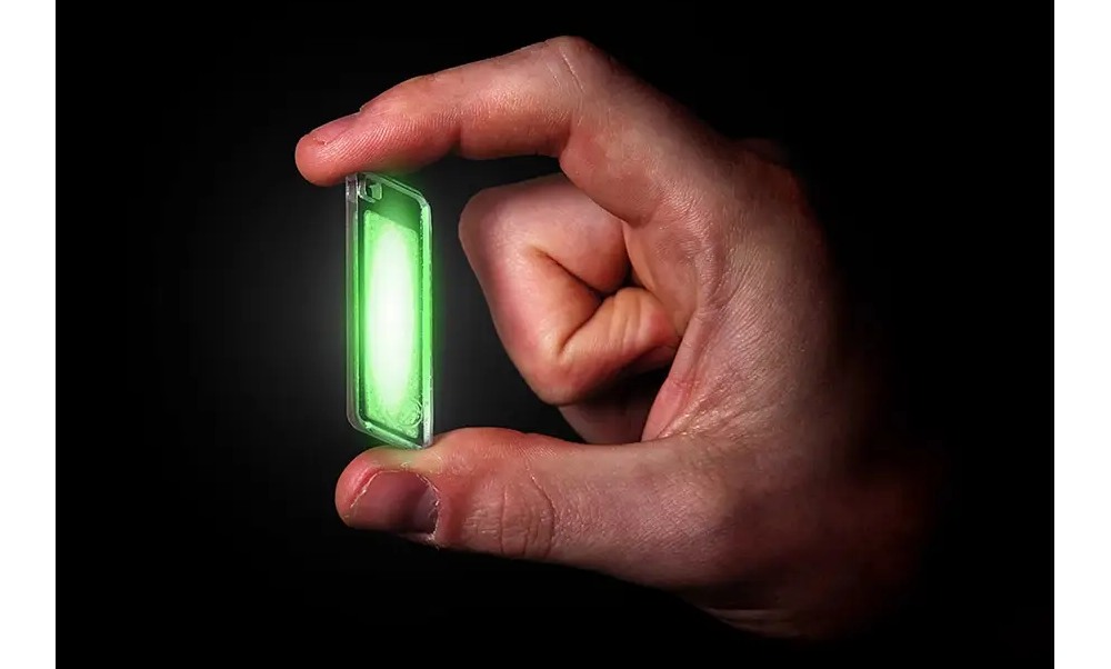 Брелок-ліхтарик Lifesystems Intensity Glow Tag green 3